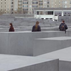 Holocaust Mahnmal2.jpg