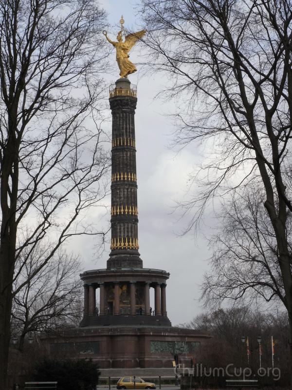 Die goldene Engel und das golden Auto