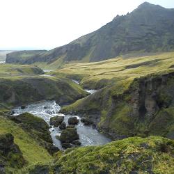 Nad vodopádem Skogafoss